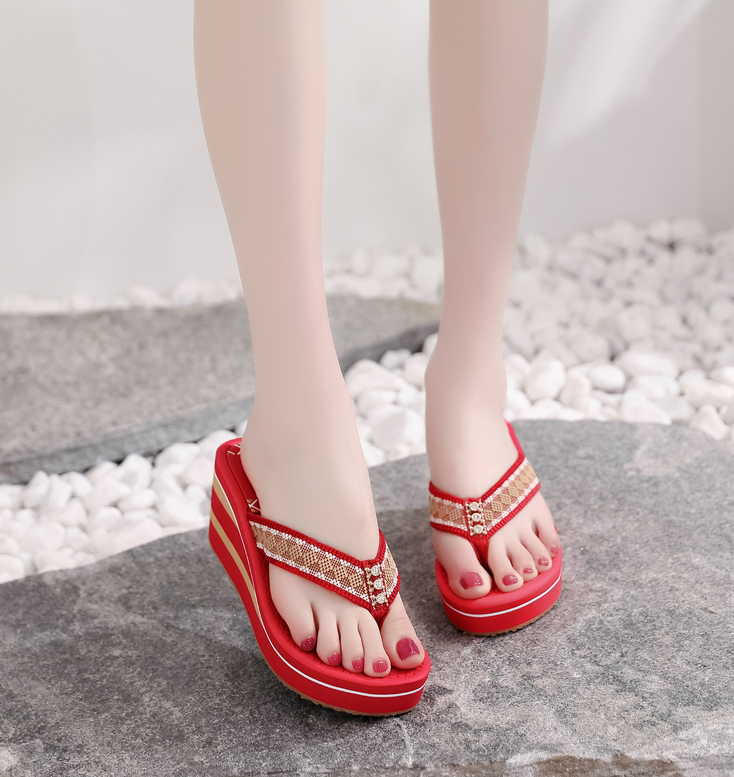 进口牛筋简约风坡跟人字拖包邮