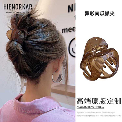 高盘发鲨鱼夹发夹设计感马尾