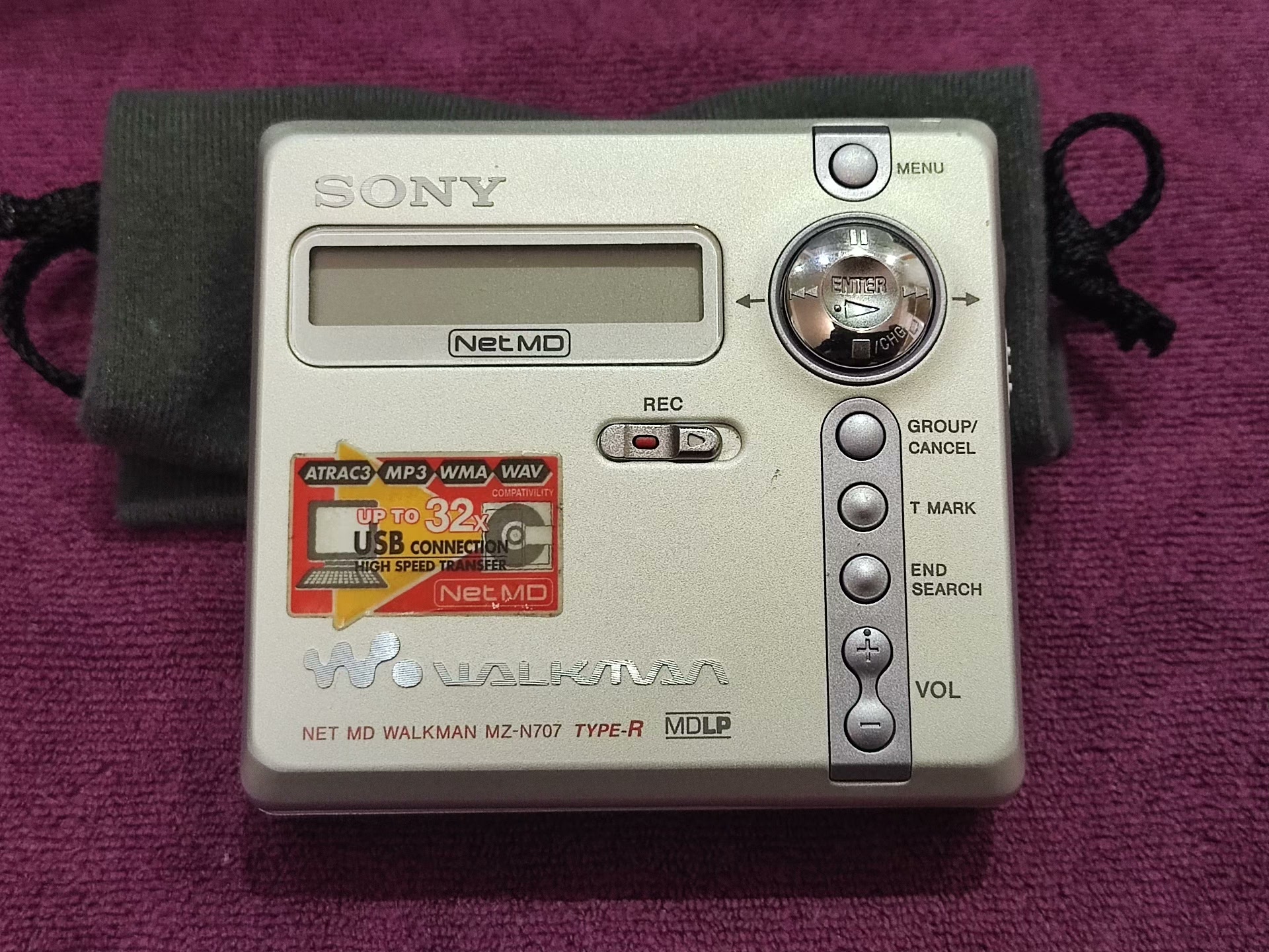 소니 MD 워크맨 MZ-N707 실버 본체 단품 (AA 배터리/3V 전원 작동) 2