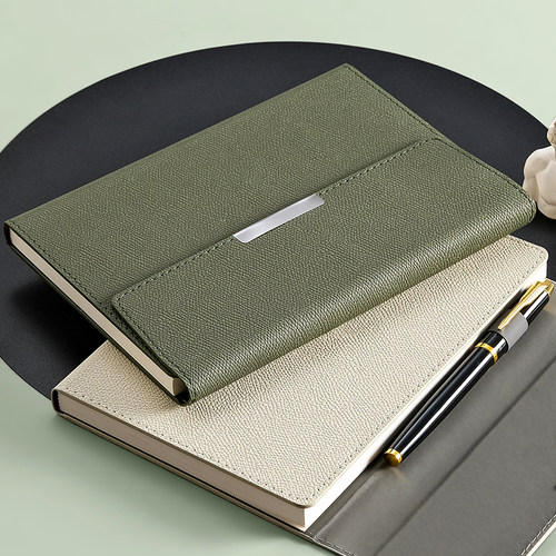 A5硬皮面磁吸三折页办公记事本