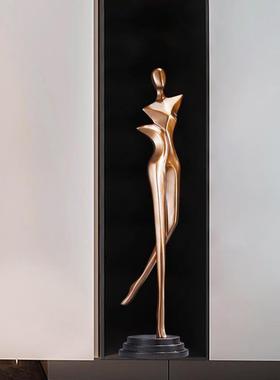 现代抽象人物雕塑摆件新款玄关壁龛电视柜两边客厅轻奢高档装饰品