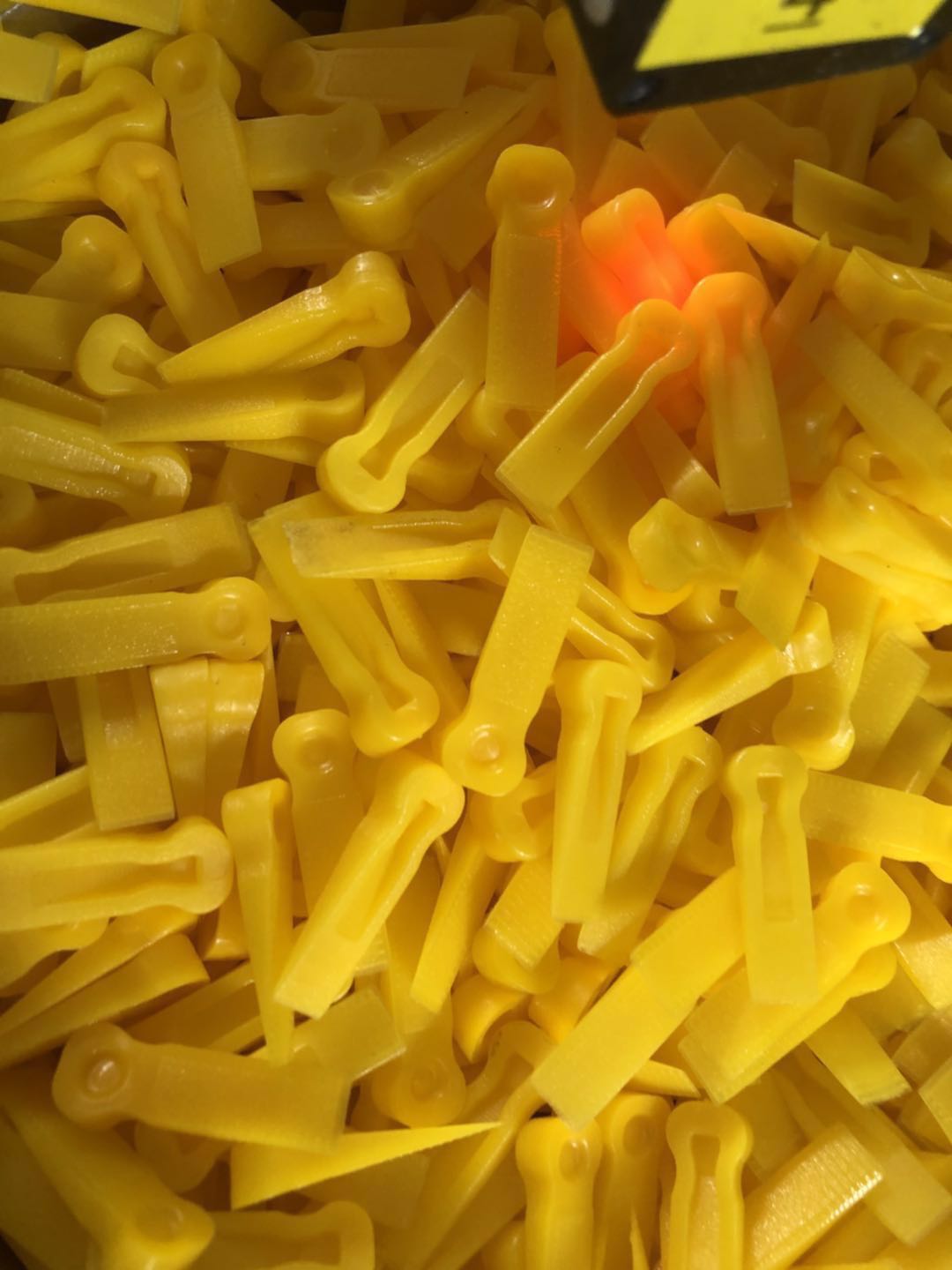 铺贴塑料小垫片缝隙工具楔子