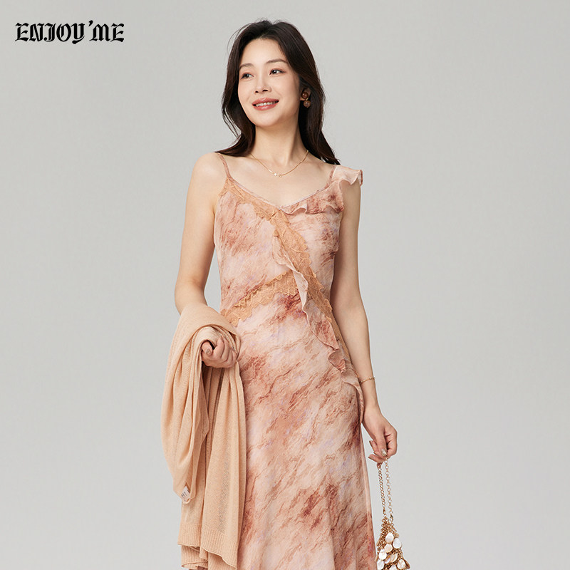 ENJOY秋款琥珀色吊带连衣裙修身