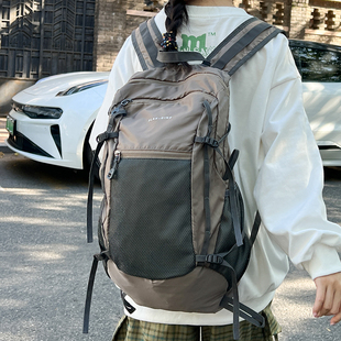 秋冬户外背包轻量化防水轻便旅游登山包运动徒步可折叠旅行双肩包