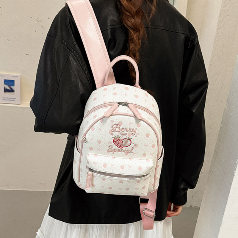 可爱高颜值草莓刺绣女学生双肩包