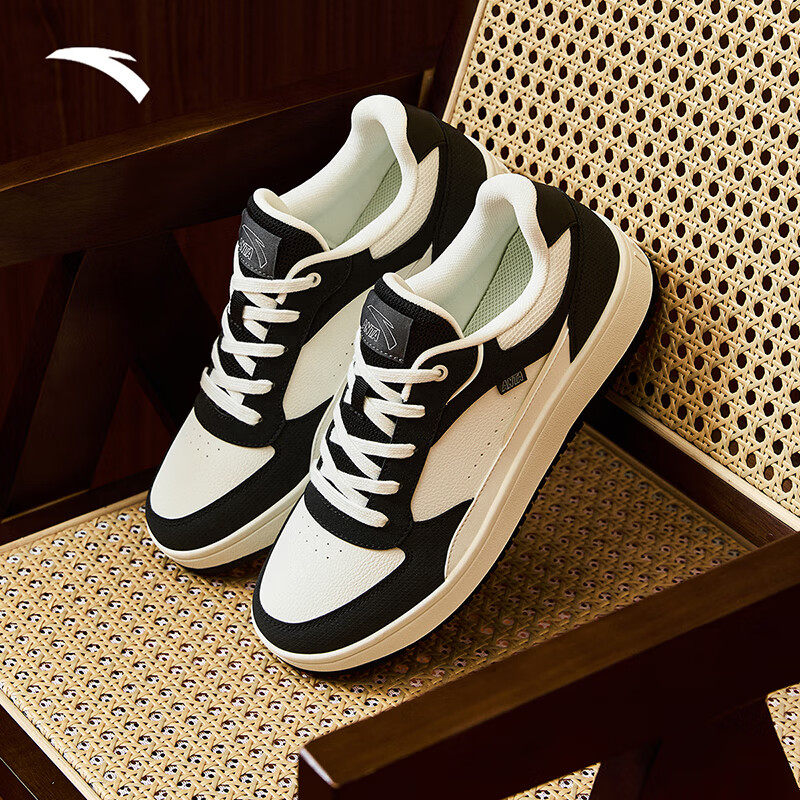 安踏板鞋男鞋官方旗舰春季男士皮面低帮小白鞋学生运动休闲熊猫鞋