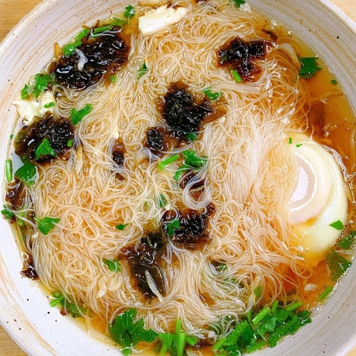 【买4桶送4桶】正宗云南过桥米线整箱宿舍桶装泡面批发夜宵美食