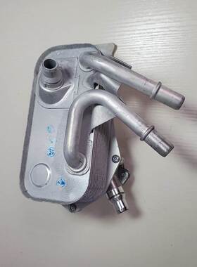 17217536929 适用宝马E82 E84 E88 N55 X1 机油冷却器
