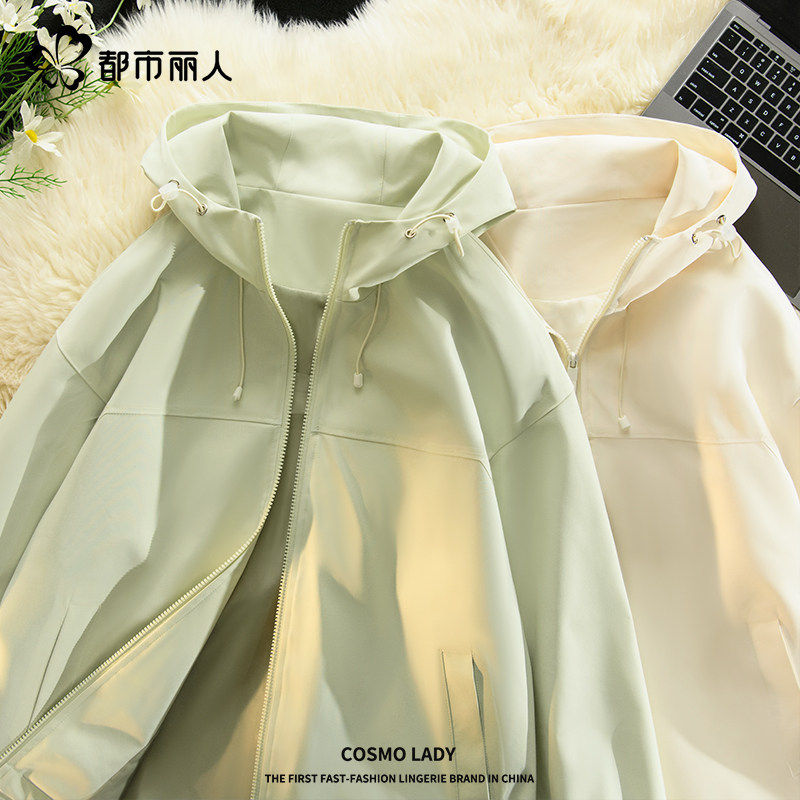 白色外套女2026新款春秋小个子登山夹克运动软壳冲锋衣X