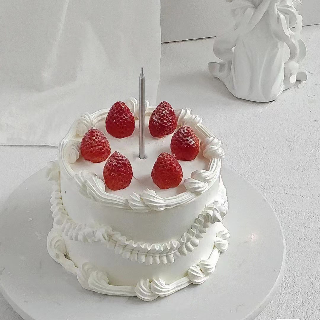 草莓香薰蜡烛生日蛋糕装饰摆件复古裱花女生女神糖霜烘焙装饰插件