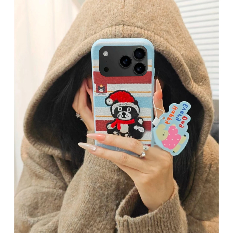 刺绣圣诞猫咪小狗适用苹果17promax手机壳华为pura80荣耀500pro小米17条纹vivos30卡通opporeno15皮纹x300软p