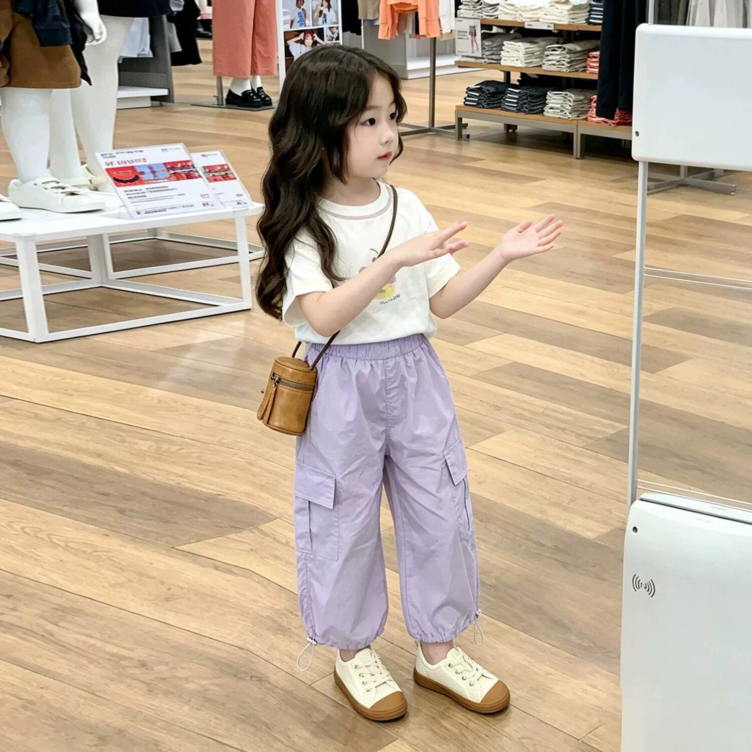 韩版女童2026夏季新款白色蛋糕印花短袖T恤女孩紫色工装裤两件套