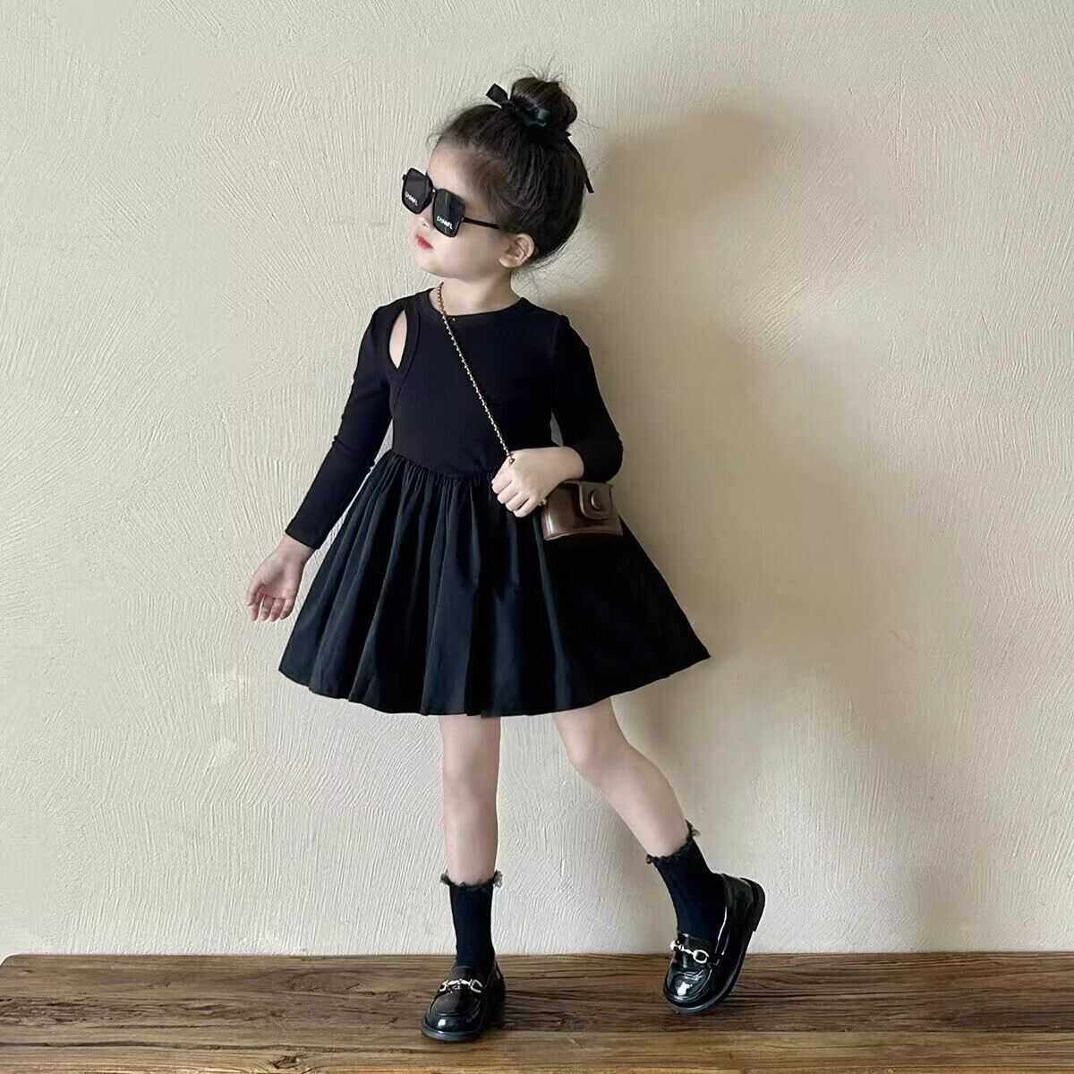 女童秋季连衣裙2025新款黑色气质收腰长袖蓬蓬裙小女孩洋气小黑裙