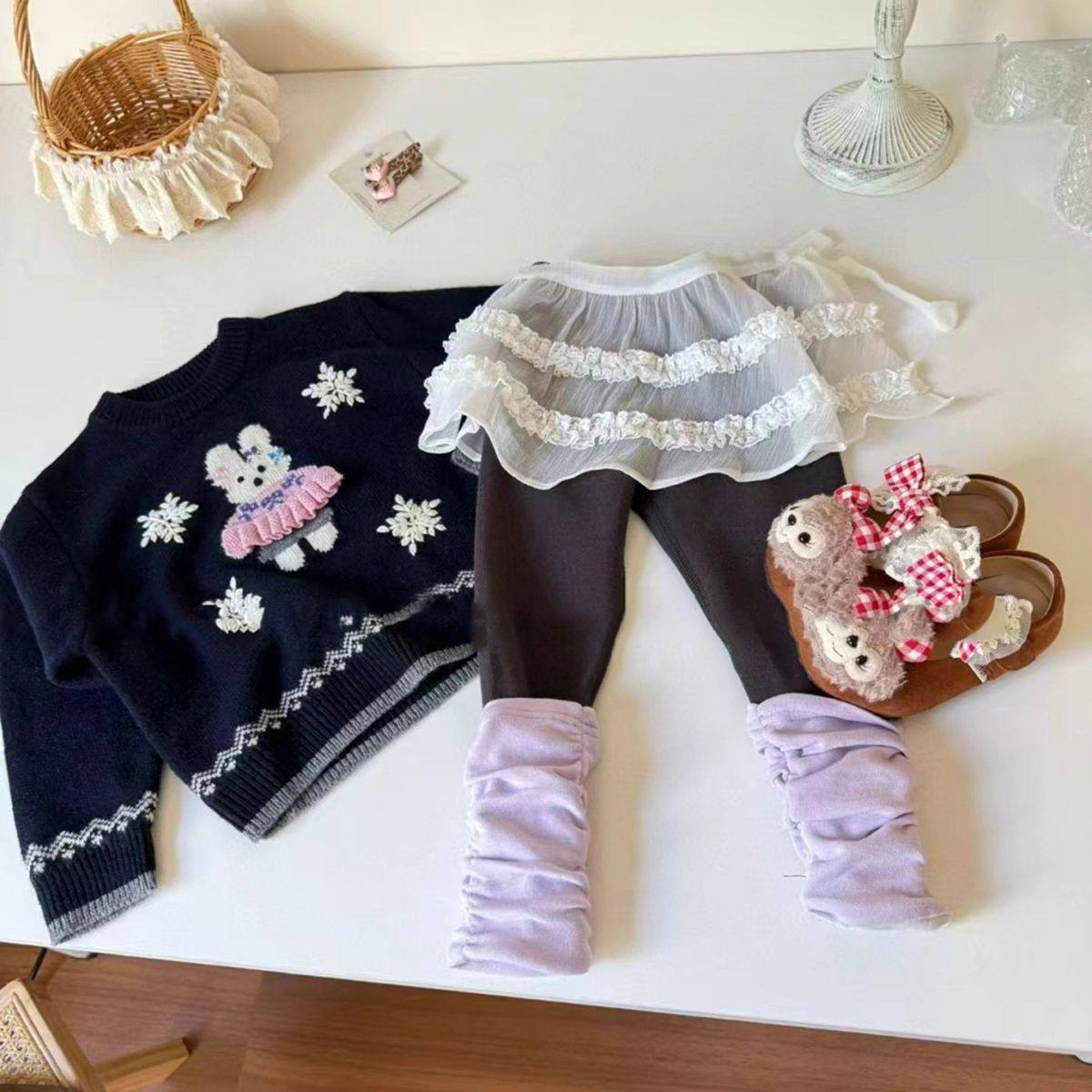 韩版女童2025秋季新款深蓝色雪花兔子针织毛衣女宝宝屁帘打底裤子
