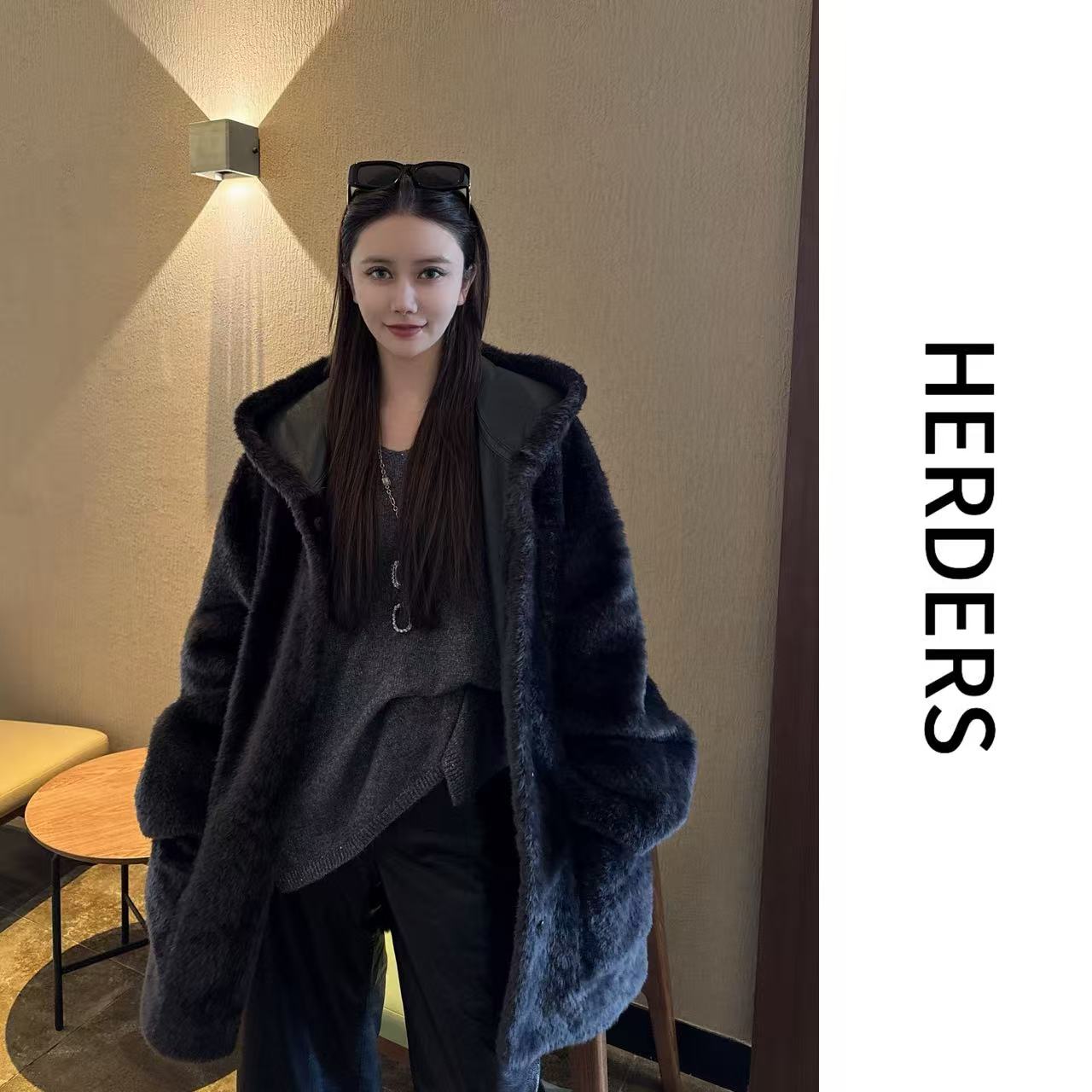HERDERS 'baby小嫩羊’（两面穿）圆领纽扣款皮毛一体  52118