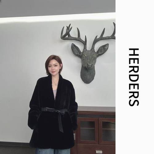 HERDERS 黑色中长款V领皮毛一体外套 247293
