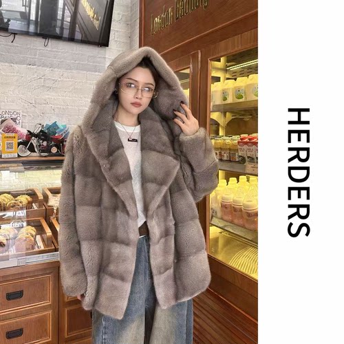 HERDERS “黑标水貂系列“ 大V领帽横排水貂天然皮草外套女257383