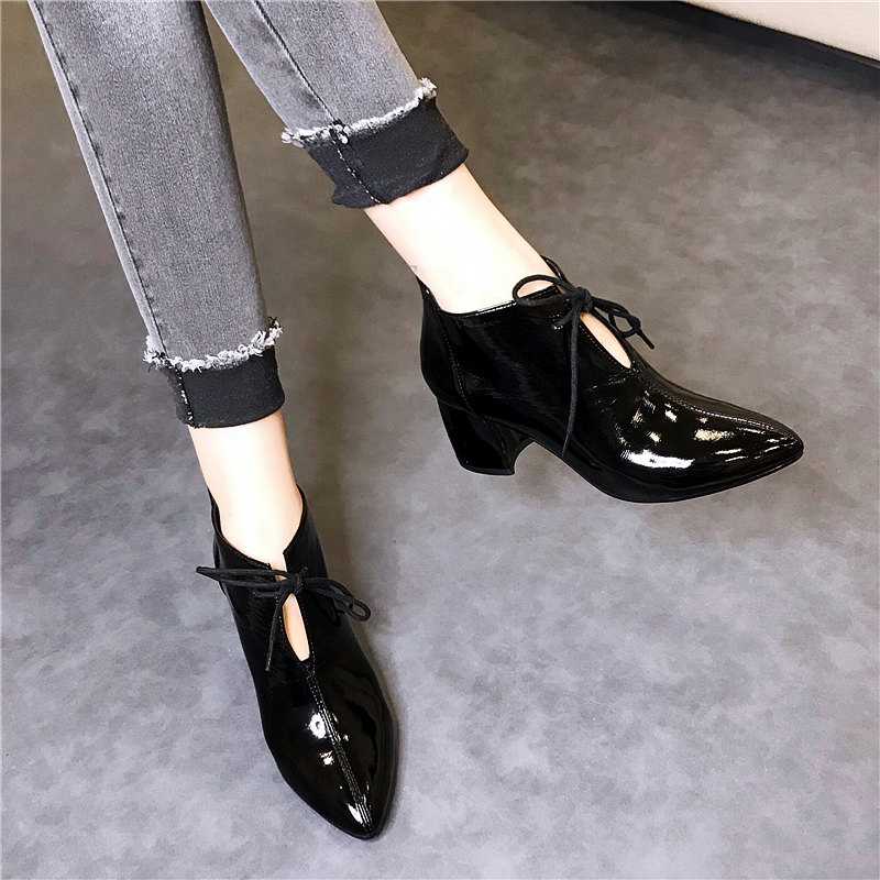 新款时尚洋气冬季漆皮春秋马丁靴