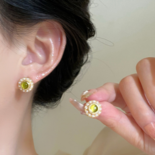 复古橄榄绿猫眼石珍珠耳钉耳饰女独特耳环轻奢高级感耳夹耳坠饰品