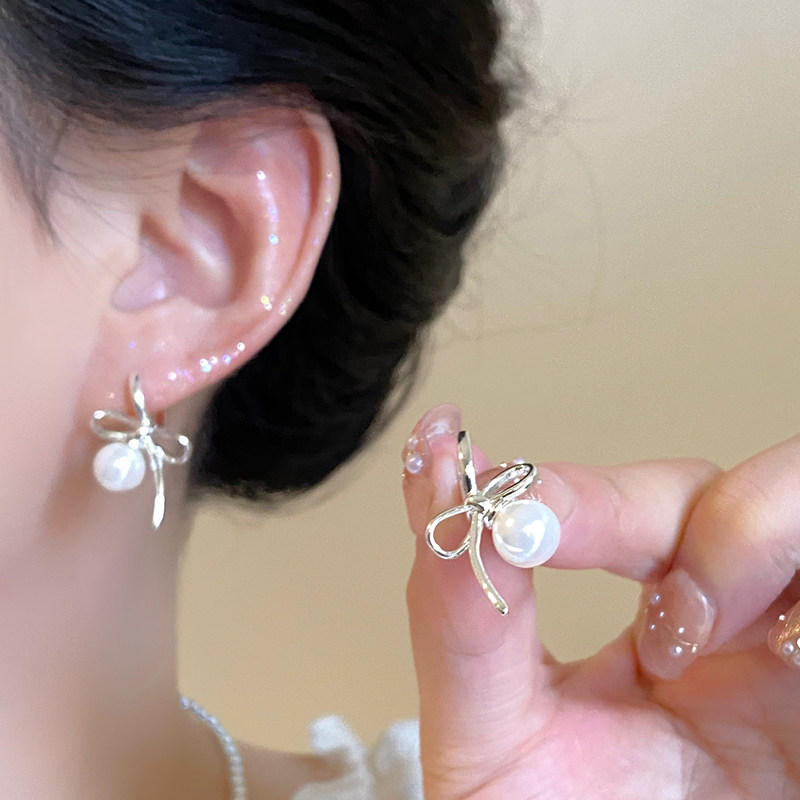 芭蕾丝带~蝴蝶结珍珠耳钉耳饰女独特耳环轻奢高级感耳夹女无耳洞