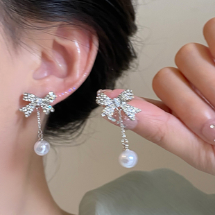 满钻蝴蝶结珍珠耳钉秋冬高级感耳饰女独特绝美耳环流苏耳坠耳饰品