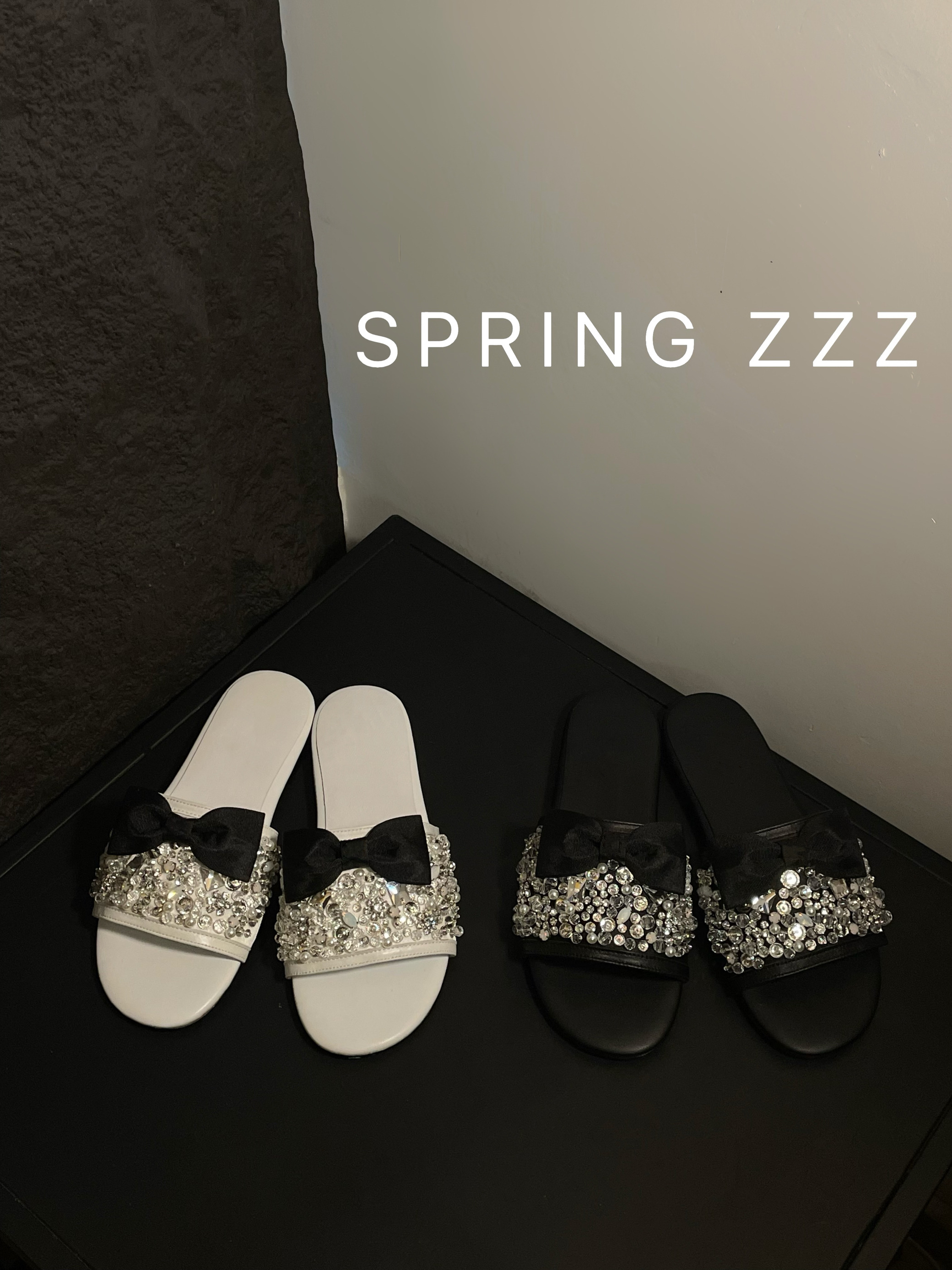 【Spring zzz】璀璨夺目！2024夏季新品～蝴蝶结水晶闪钻平底凉拖
