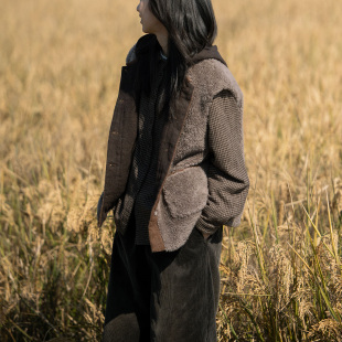 封面是花 拼香云纱双面穿马甲背心 100%短绒羊羔毛和羊毛粗纺色织