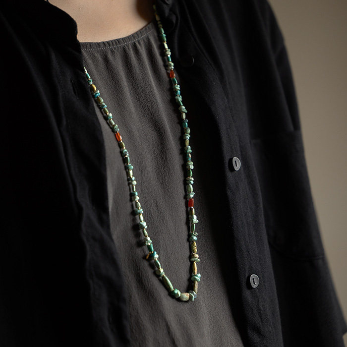 封面是花 两三千年的高古老绿松 配高古老玛瑙 24K金福牌长款项链