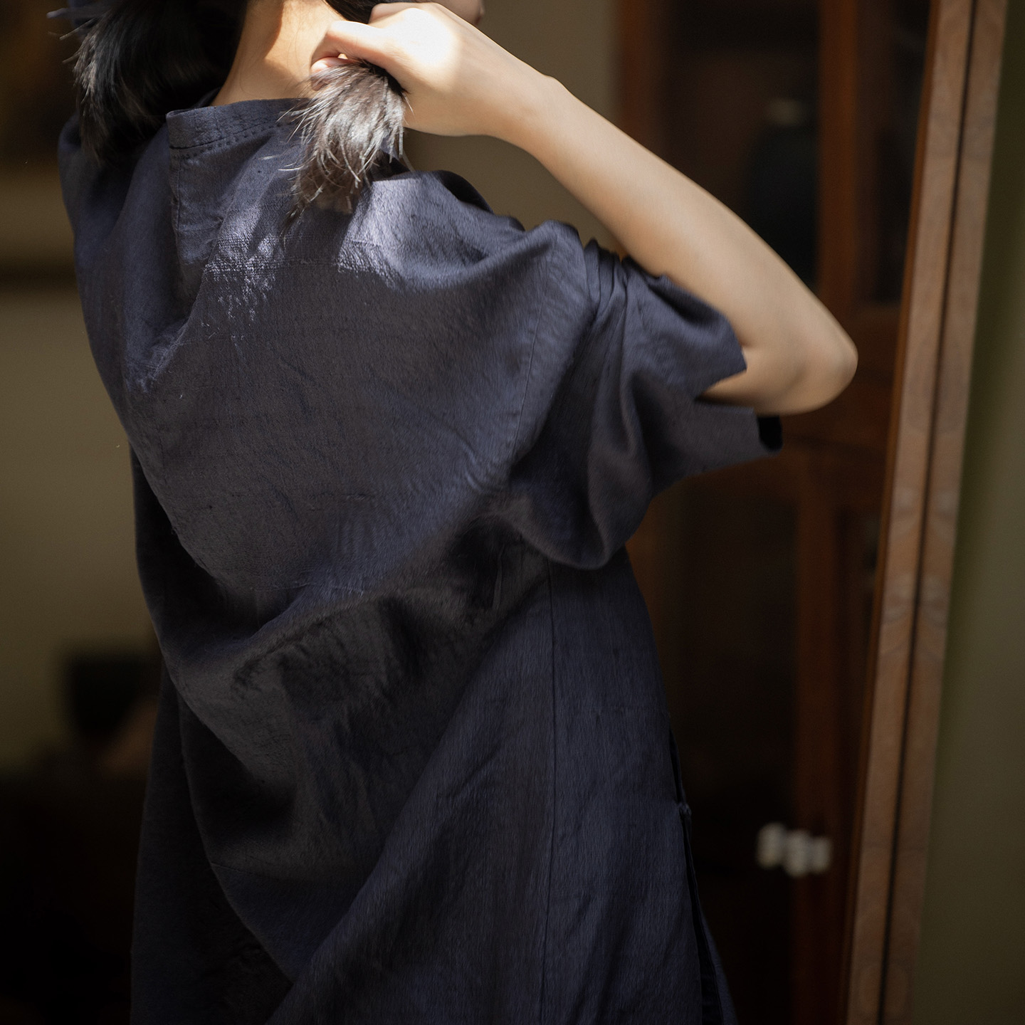 封面是花柞蚕丝碧云染盘扣褂子