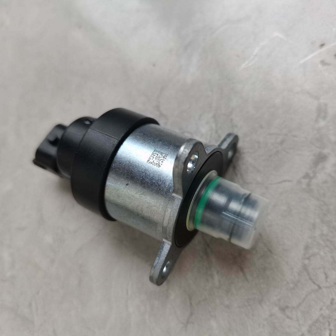 928400617汽车配件适用于杰狮C9发动机计量单元燃油泵压力调节器
