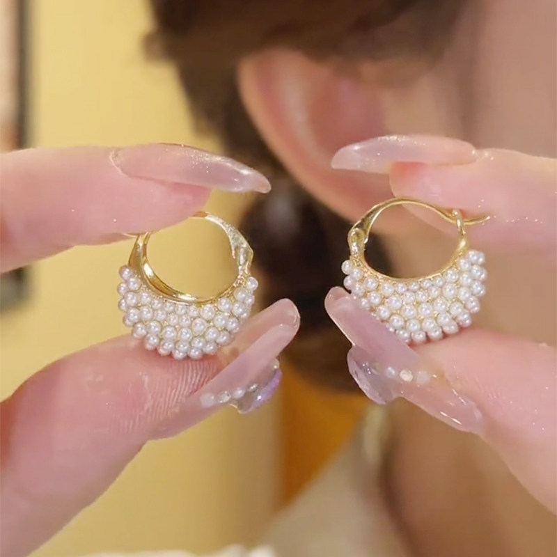 珍珠耳圈耳饰小众气质高级感小珍珠耳扣女2024新款爆款潮轻奢耳饰