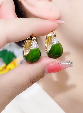 气质高级感绿色滴油闪钻耳环女2023年新款时尚提摇篮耳扣复古耳饰