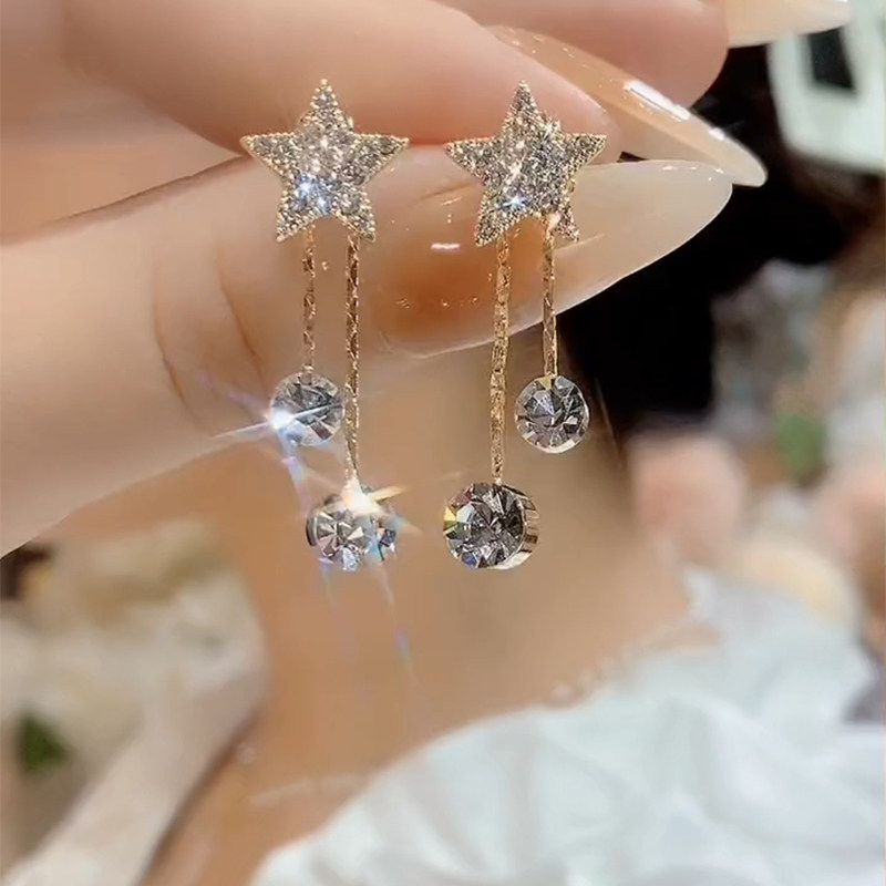 一款多戴星星锆石流苏耳环女