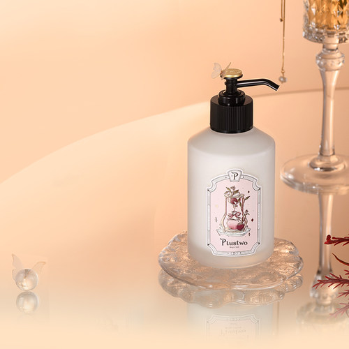 Plustwo香氛嫩肤身体乳