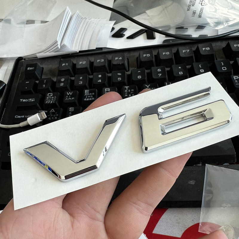 原装ABS材质  背后自带胶 细节无毛刺