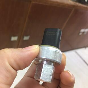 BAIXINDE2 空调压力传感器 68156982AA  物美价廉下线