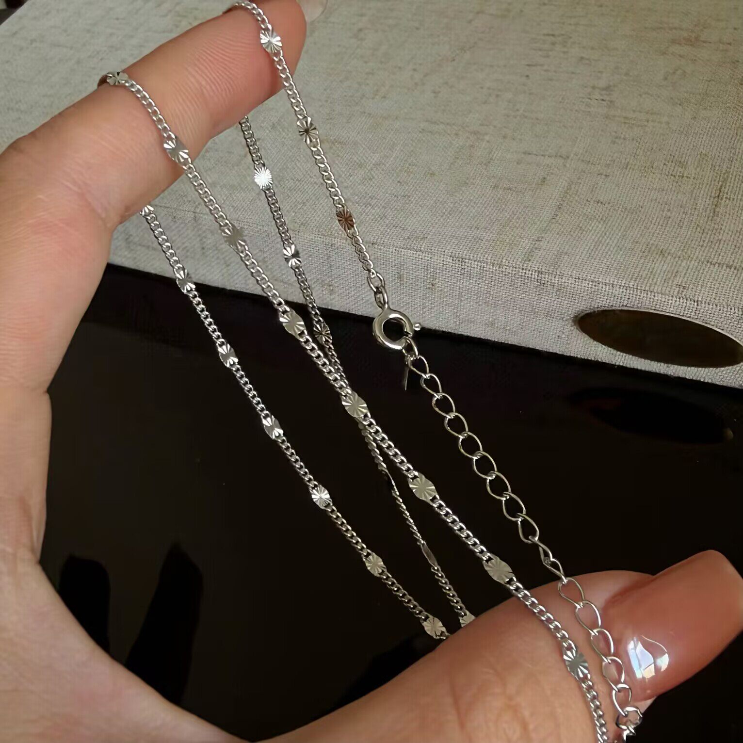 S925纯银波光粼粼闪片锁骨链女项链简约百搭高级感素链