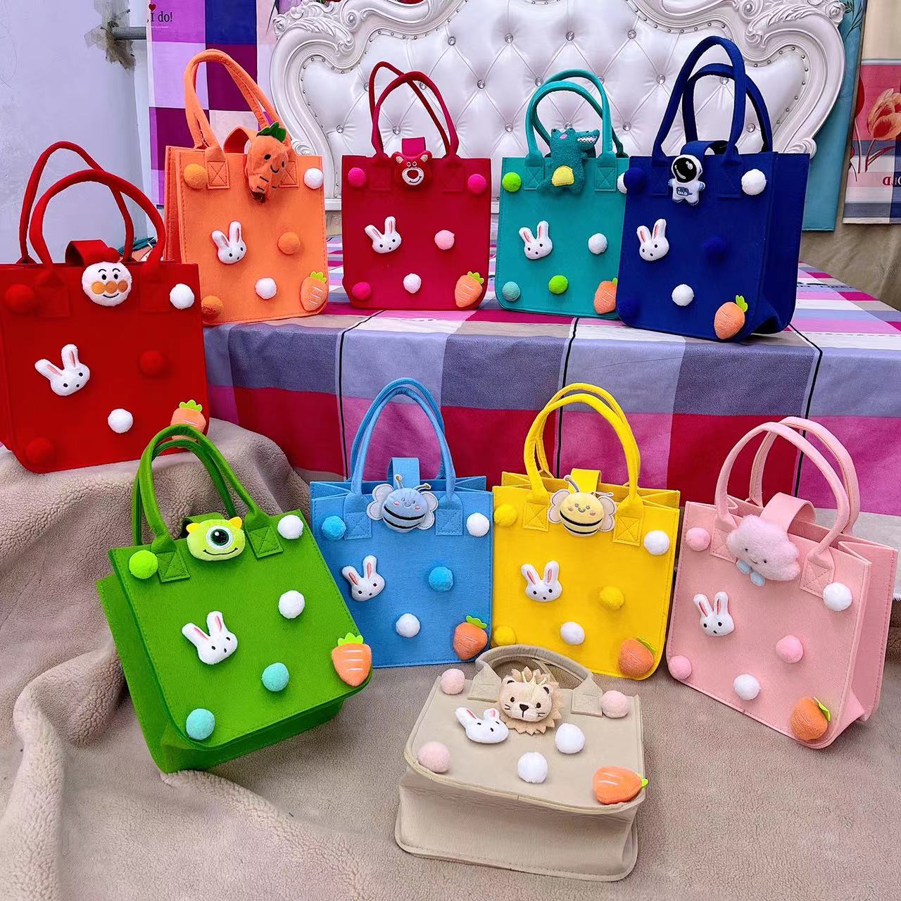 新款百搭大容量毛毡包妈咪包