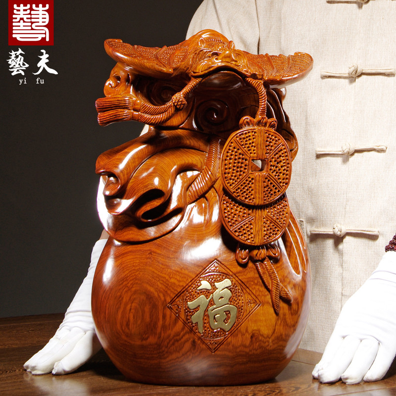 雕刻纳福家居客厅酒柜送礼工艺品