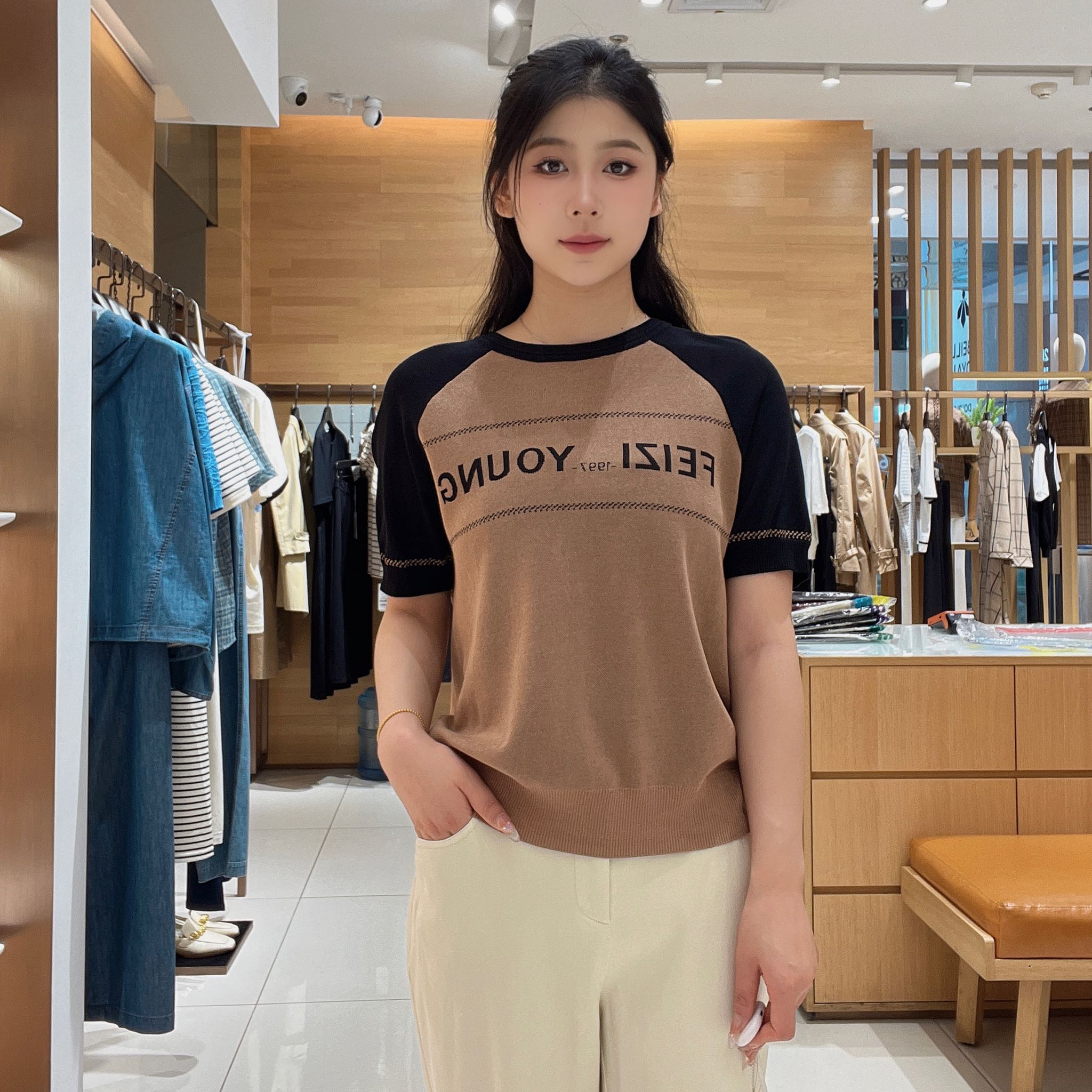 菲姿女士简约时尚针织衫F4B836