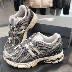 New Balance男女同款简约时尚休闲鞋M1906RBG