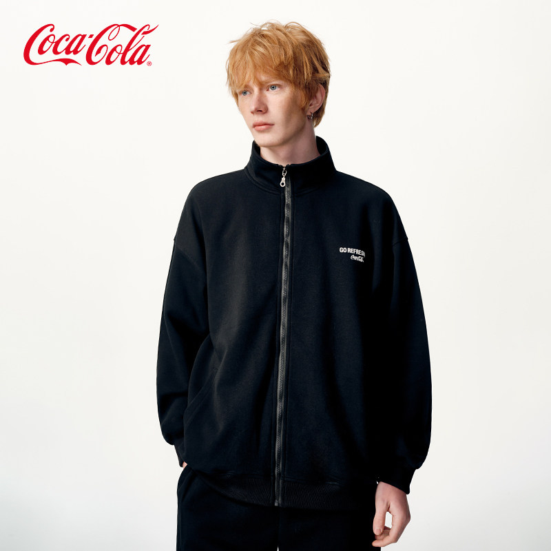 Coca-Cola/可口可乐基础款纯色绒面厚版印花串标立领针织外套夹克