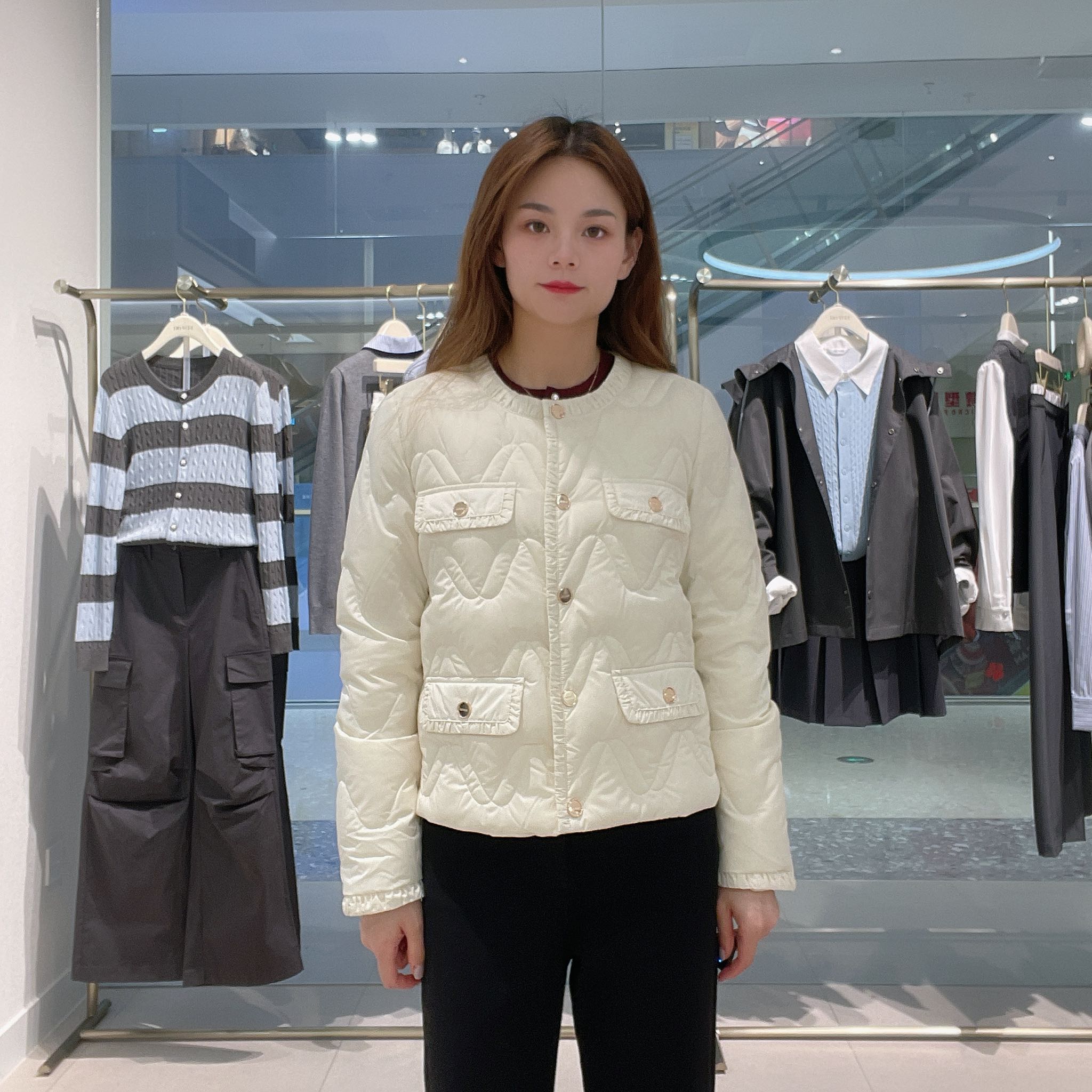 诗凡黎圆领小香风羽绒服2024年冬款短款3FA680251R