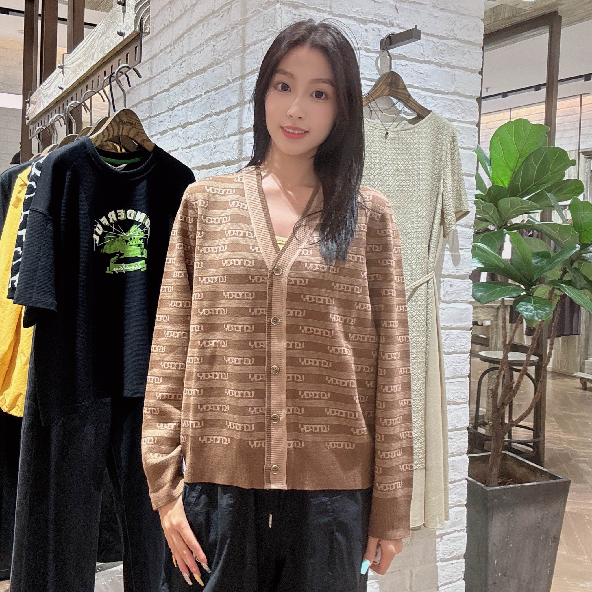 LANAFAY女士简约时尚针织衫L4Q802