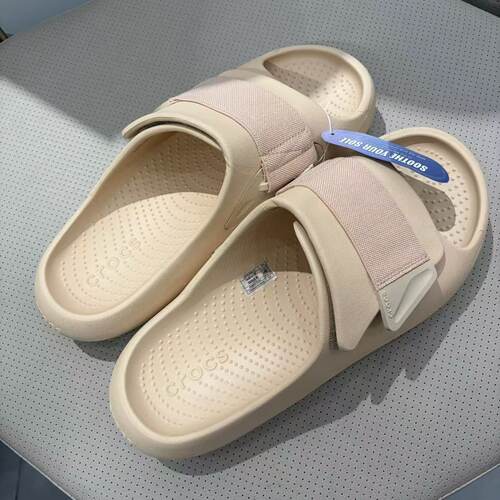 Crocs面包飞行凉拖暖卡其209413-2DS