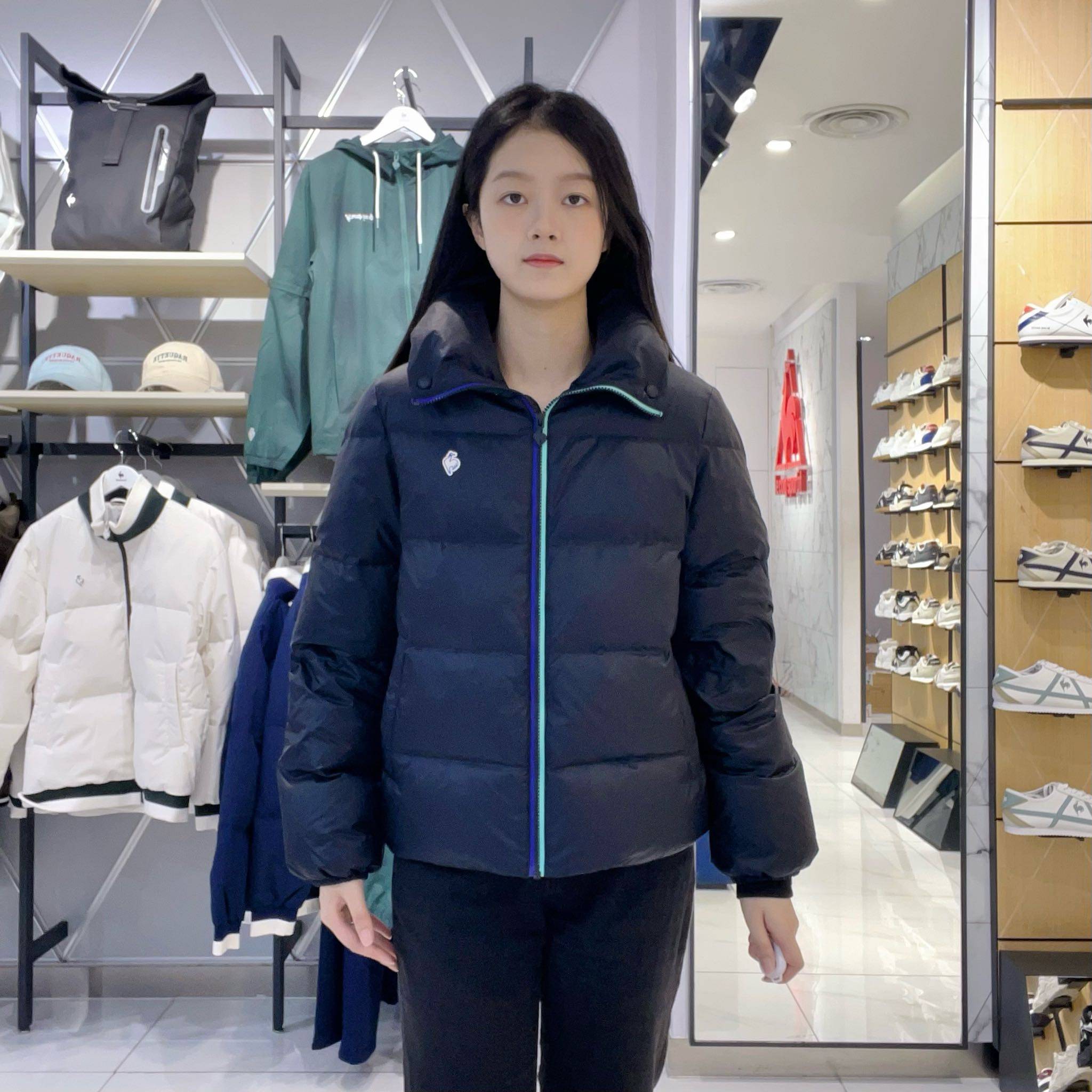 乐卡克女士简约时尚羽绒服L244WCNC1014