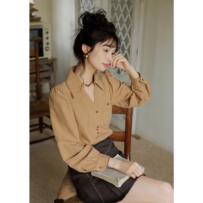 谜秀秋款法式翻领衬衫女内搭v领设计MXD43C0306