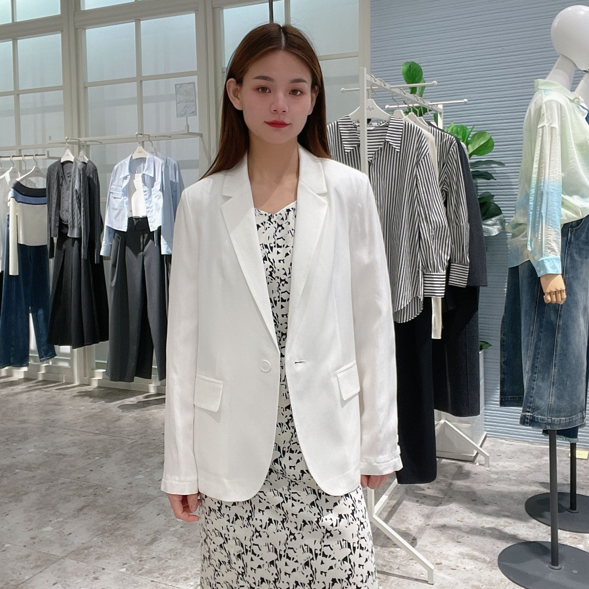 伊芙丽女士时尚简约外套1F3210041G
