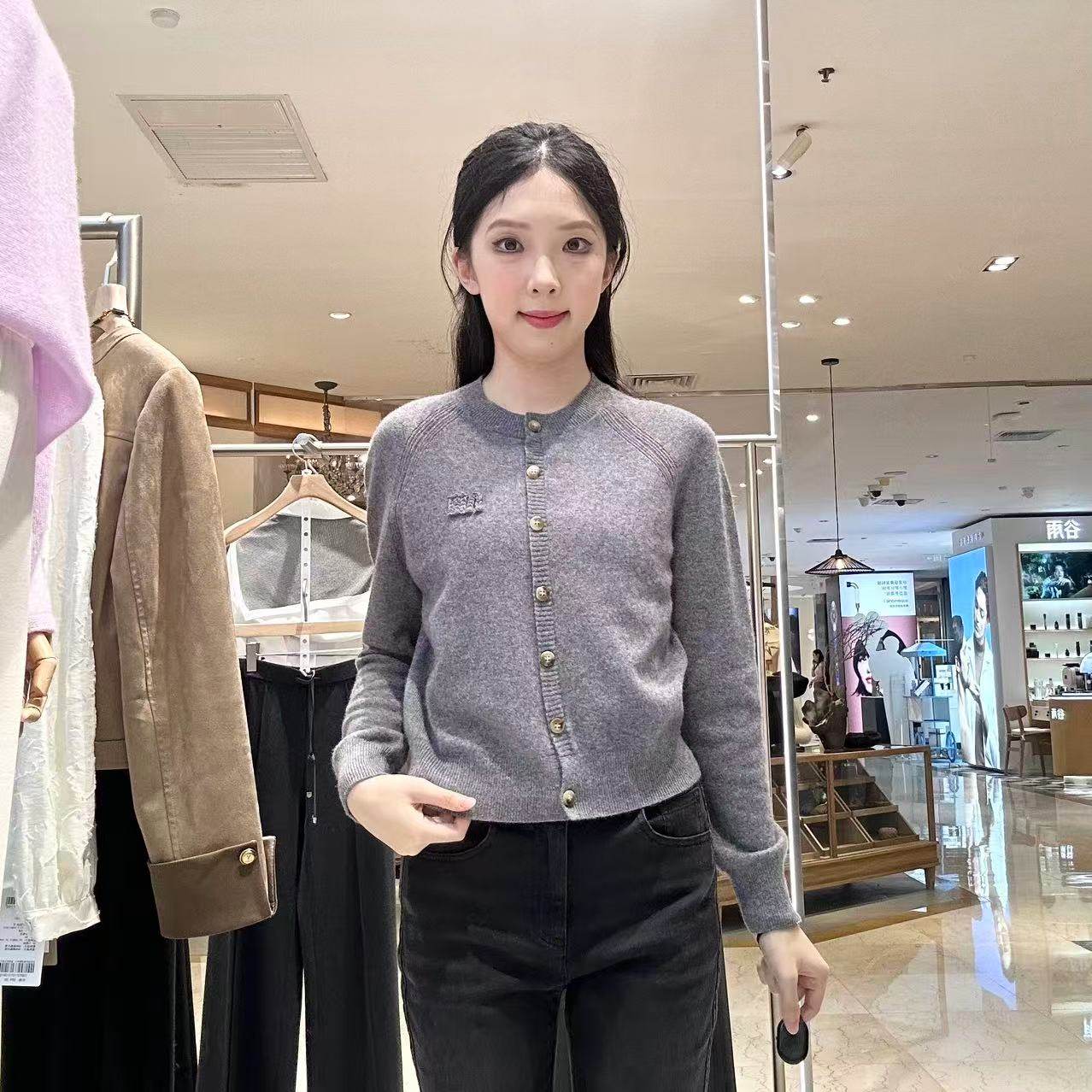 衣香丽影女士时尚休闲针织衫151019029