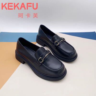 珂卡芙24秋深口一脚蹬软底金属扣复古英伦风小皮鞋1431A3351